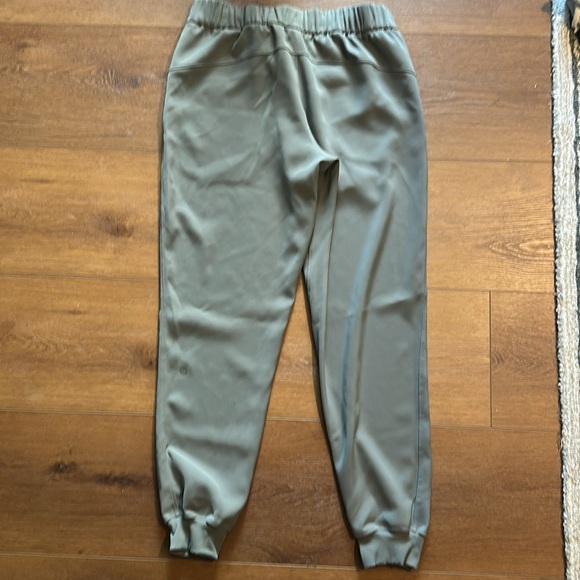 Lululemon Jogger - Picture 6 of 6